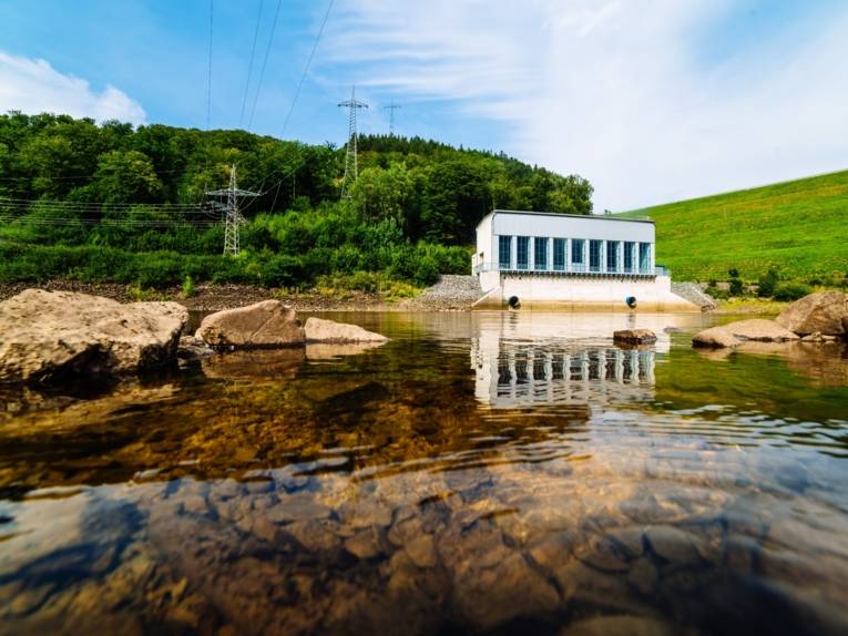 Wasserkraftwerk Romkerhalle an der Okertalsperre im Kreis Goslar (Artikel)