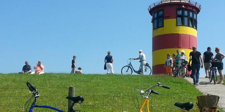 Mit dem Rad am Pilsumer Leuchtturm