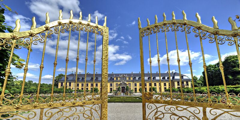 Das Goldene Tor vor den Herrenhäuser Gärten. Das Goldene Tor vor den Herrenhäuser Gärten.